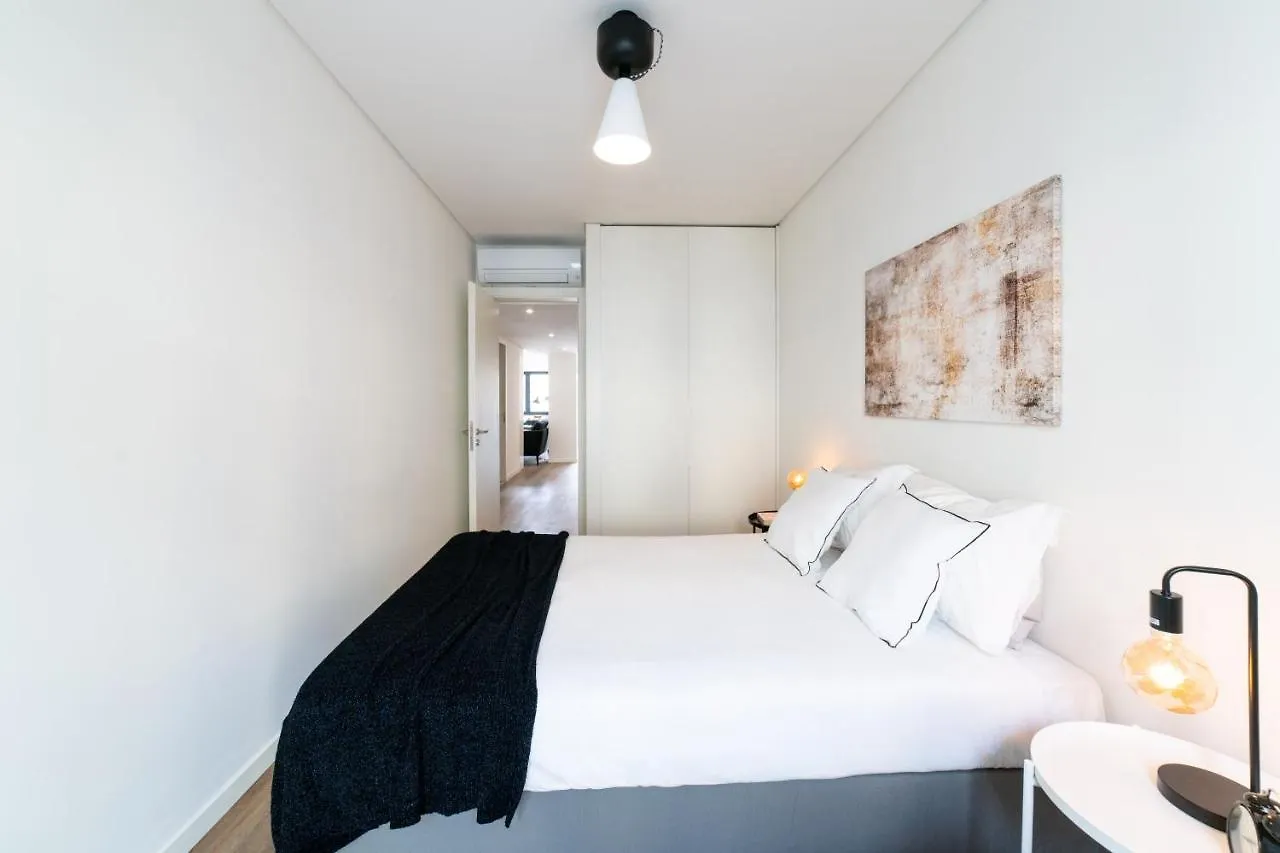 Contacten van Lusiadas 53 4ºe - Beautiful River View